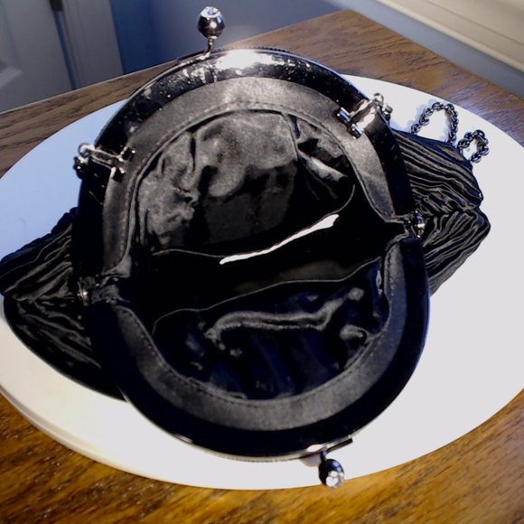 Franchi Pleated Satin rhinestone clasp chain strap evening bag - Picture 6 of 13